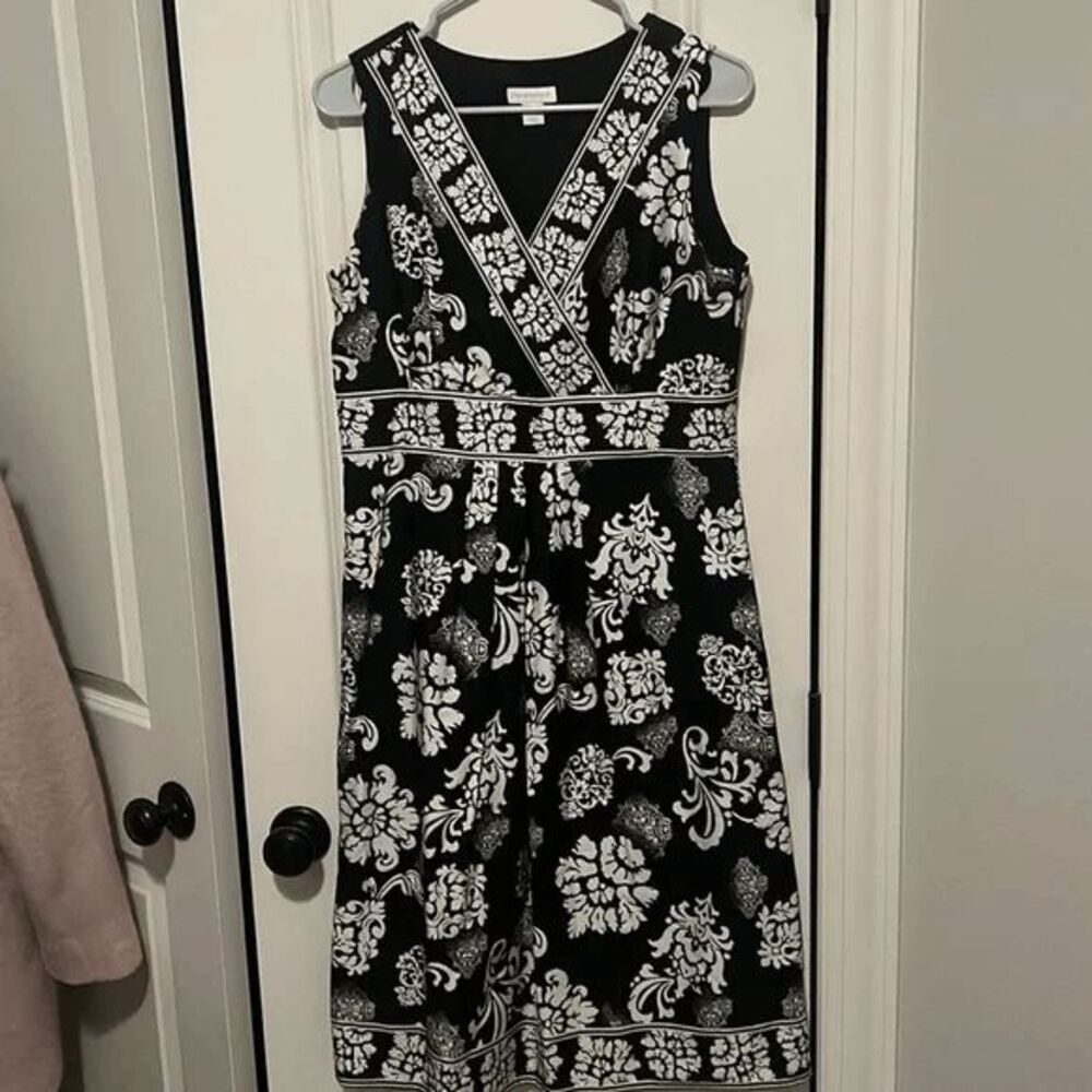 Charter Club size 10 100% Cotton V neck Black & White Damask Dress